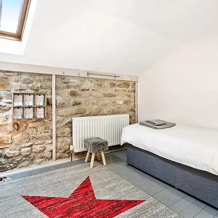 Hawks Barn - - Yorkshire Horton in Ribblesdale