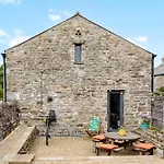 Hawks Barn - - Yorkshire